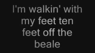 Walkin in Memphis - Cher (w/lyrics)