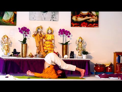Überraschungs-YOGA-Stunde - Yoga Vidya Ashram Live - 17:00 Uhr 19.11.2021