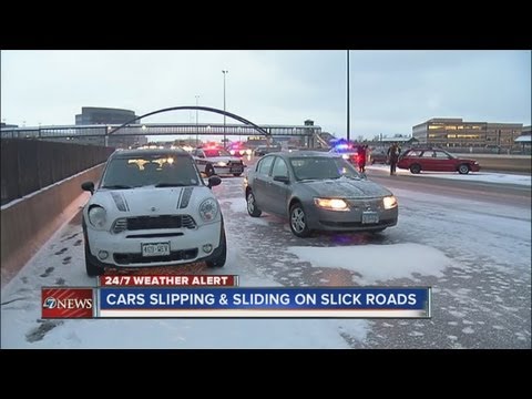 Heavy snow, strong winds hit metro as roads become slick