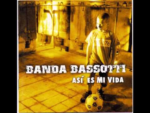 Video per il significato della canzone Go on home british soldiers di Banda Bassotti