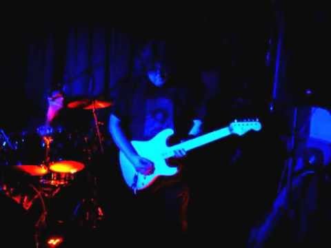 Cry Wolf, performing Comfortably Numb (Pink Floyd), featuring Steve Forward on guitar, 2013