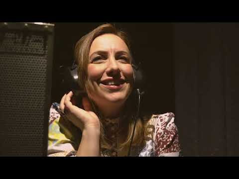 FIS-SKIET MAL-OMM - BETTY  Kliem u Mużika ta' Dr LYNN Chircop Faure