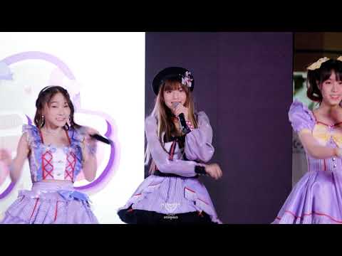 ทาสแมว (Praeploy Focus) @ Cm Cafe​ 3rd Anniversary and The Certificate​ Award Ceremony 14/11/2021