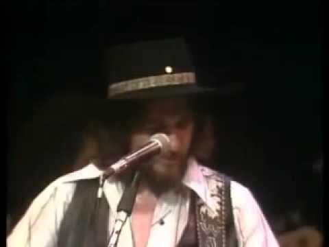 image-Who was the song Good Hearted Woman written about?