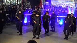 Download lagu 골든차일드(Golden Child) -  오페라의 유령 가면  버전 -   신촌 유플렉스 광장 버스킹 2019.11.19일 . mp3