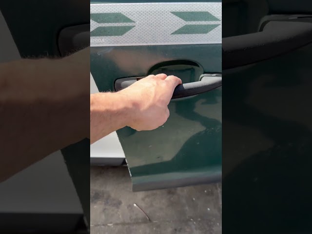 Vídeo relacionado con Gafas de guiño para actuaciones, gafas de guiño, vidrio divertido con acción de parpadeo manual, vidrio ligero y novedoso, gafas parpadeantes novedosas, gafas de sol divertidas de ojo loco (A01)