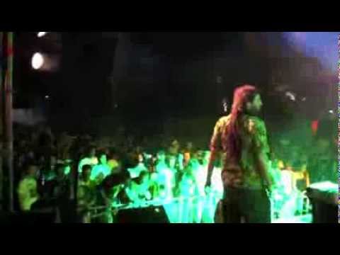 Radikal Guru ft Cian Finn live in Joyeuse