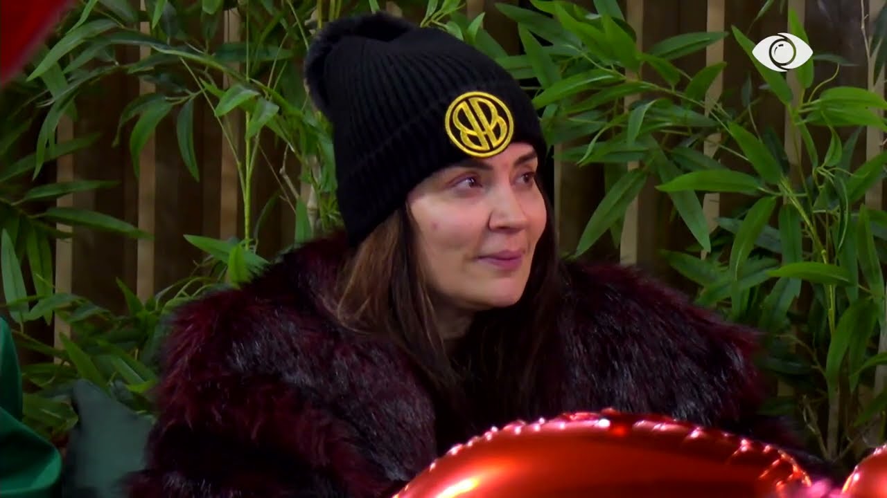 “Më thanë se të panë në një kopsht me jargavanë…”/ Rozana i këndon dashurisë për Shën Valentin