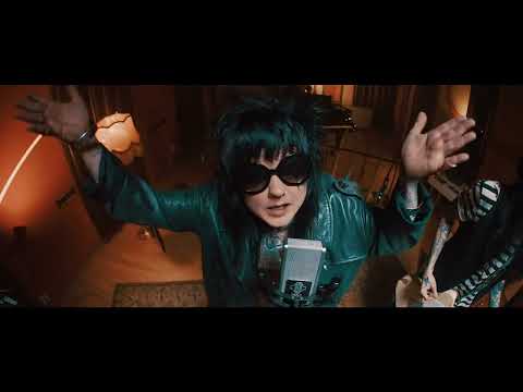 Trench Dogs – A Little Overdressed (Music Video)