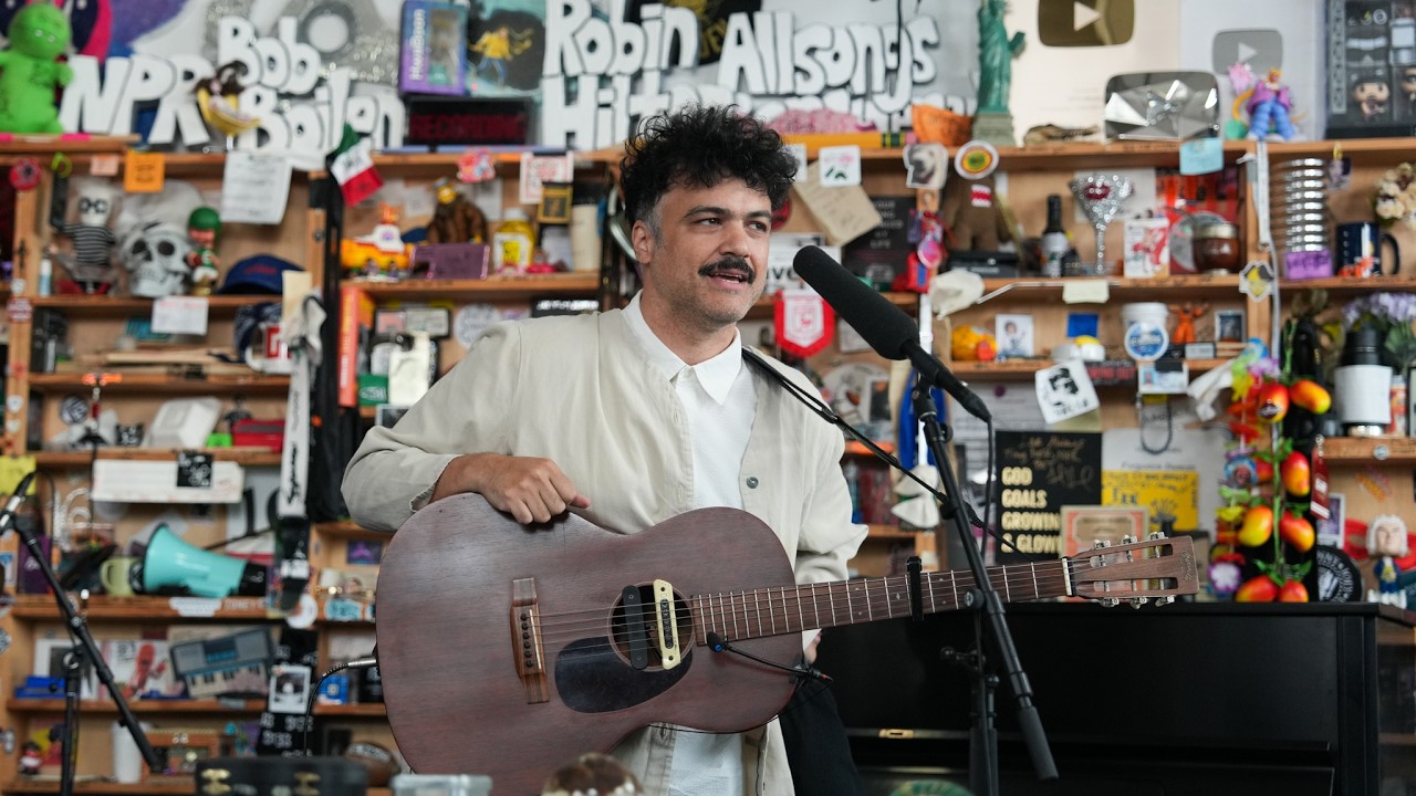 Alex Ferreira: Tiny Desk Concert