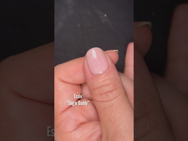 Vídeo relacionado con Essie, Esmalte de uñas clásico, Acabado Óptimo, Manicura Resistente, Tono 015 Sugar Daddy, 13.5 ml