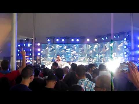 Gareth Emery -  "Dustin Zahn - Stranger (To Stability) (Len Faki Podium Mix)" Electric Zoo 2010