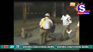 ట్రాఫిక్ పోలీస్ డిష్యుం .. డిష్యుం // Traffic police fighting // Stv surya.media