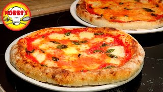 Pizza Margherita Napoli aus dem Backofen / perfekt /selbst gemacht