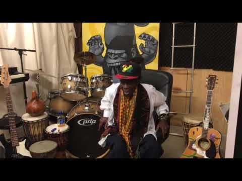 download lagu mp3 mp4 Remi Kabaka, download lagu Remi Kabaka gratis, unduh video klip Remi Kabaka