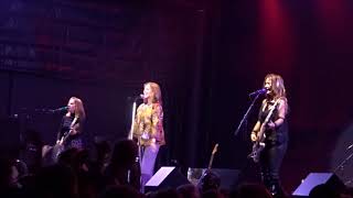 The Go-Go&#39;s &quot;Can&#39;t Stop the World&quot; Jun 29 2018 San Diego CA