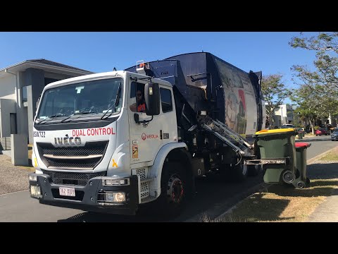Brisbane Recycling 722 - Waste Truck