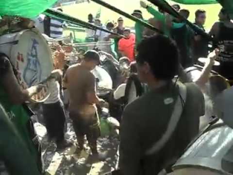 "Y los de tigre no paran de correr" Barra: Los Pibes de Chicago &bull; Club: Nueva Chicago