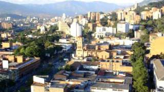 preview picture of video 'panoràmica El Poblado desde Torre Dann financiera'