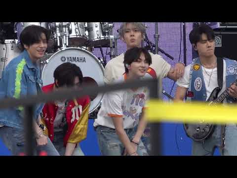 230610 WEVERSE CON FESTIVAL Attention Please!  (JUNGWON focus)