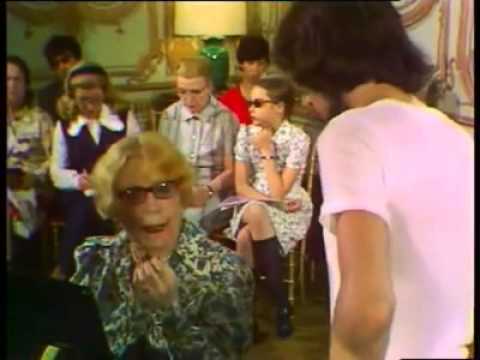 Piano lessons with Yvonne Lefébure in 1976 - Ravel's Jeux d'eau
