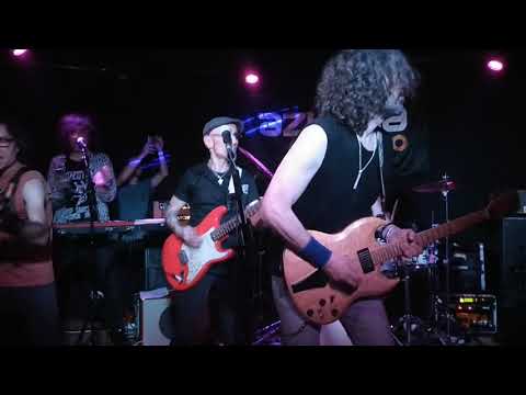 Inconscientes - Hay poco rock and roll( con Fito)