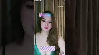 Download lagu Mango Live Indonesian Girl Nay part 1 (Bar Bar)-part0 mp3