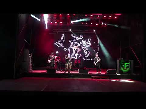 Bajos Instintos - Punto Zero (Airbag Cover) En Vivo Chabas