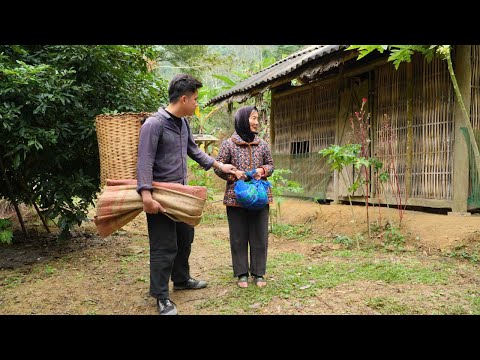 From strangers, the single elderly woman and the young chef become a family.