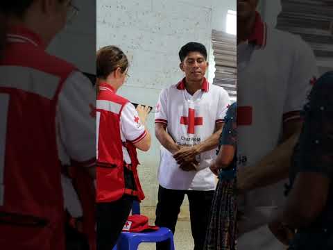 ⛑ #CruzRojaGT entrega ayuda humanitaria en Chisec, Alta Verapaz. Con apoyo de Cruz Roja Española.