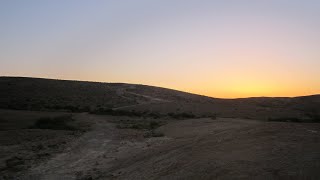 צמאה נפשי לאלוקים לא-ל חי (אהבת עולם תביא להם - ניגוני נשמה ושמחה. דן בזק) - התמונה מוצגת ישירות מתוך אתר האינטרנט יוטיוב. זכויות היוצרים בתמונה שייכות ליוצרה. קישור קרדיט למקור התוכן נמצא בתוך דף הסרטון