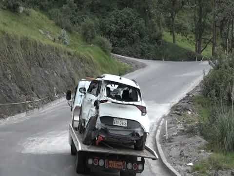 Vía E35, en sector de Alausí sin ningún indicio por parte de autoridades de poderse rehabilitar