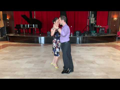 Turns with Adornos, Enrosque, Sacada, Lápiz | michelle + joachim