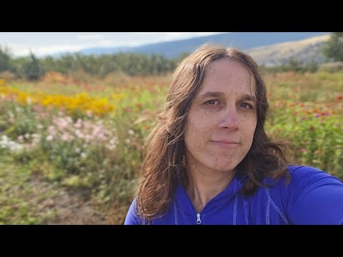 End Of Season Farm Tour at Red Roof Flower Farm 