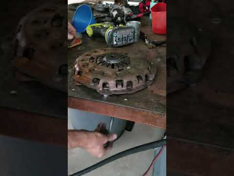 Resetting a self-adjusting clutch no special tools