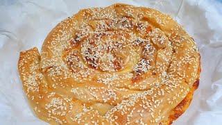 בקלי קלות- צ'וקור פילו גבינות טורקי (ליהי קרויץ - מטבח בקלי קלות) - התמונה מוצגת ישירות מתוך אתר האינטרנט יוטיוב. זכויות היוצרים בתמונה שייכות ליוצרה. קישור קרדיט למקור התוכן נמצא בתוך דף הסרטון