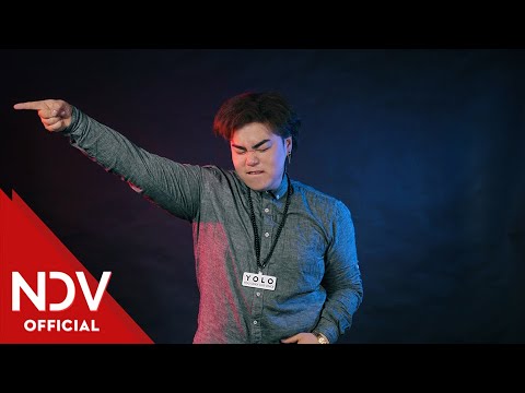 Bù nhìn ở trong gương - Nguyễn Đình Vũ