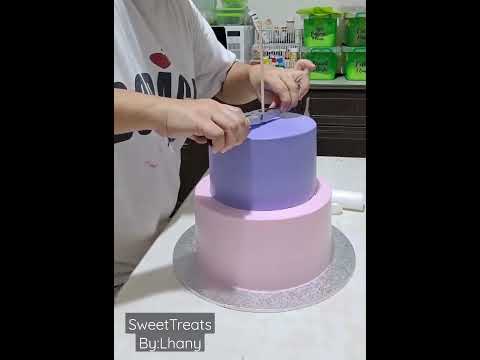 stacking cake #2tier #2tiercake #stacking