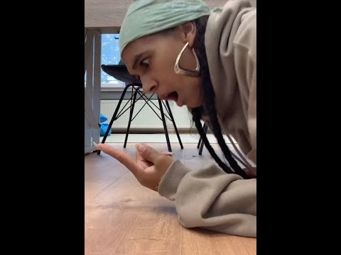 Wenn man Besuch bekommt😂 wer fühlt‘s? #shorts #spielmitmir #comedy