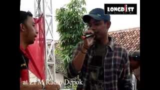 preview picture of video 'PHP - Longdist Band Live Performance : Semarak 9 thn Zfm Radio at Sawangan Depok 2014'
