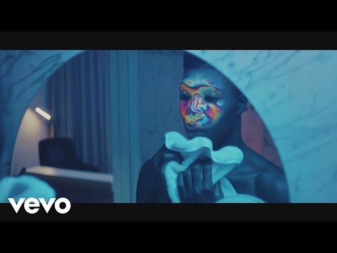 Phlake, Mercedes the Virus - Baby Steps