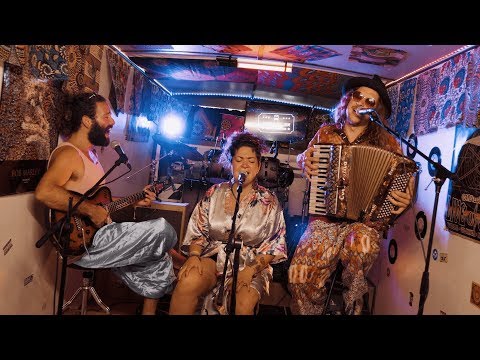 Don Kipper - Ti Kako Ekana O Kaimenos (Live Shambala 2019)