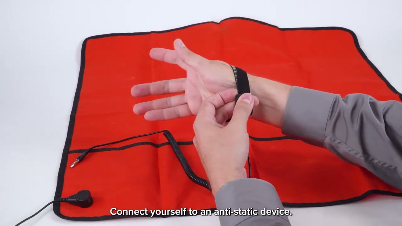 Installing a Connectivity Card