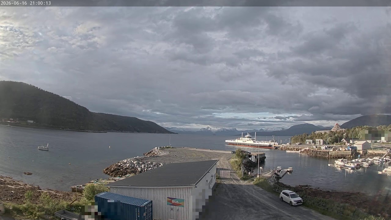 Live webcam view of Drag Harbor Fjord Webcam