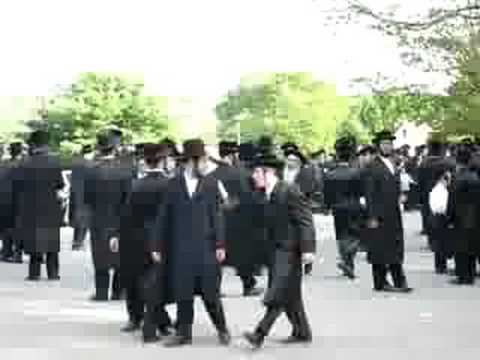 Hachnasas Sefer Torah In Satmar Camp Divrei Yoel Part 2