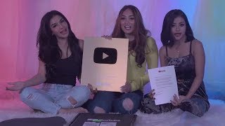 Download lagu Unboxing Youtube GOLD PLAY BUTTON Bareng SASSHA Carissa, SIVA Aprilia, TANIA Ayu mp3 Download lagu Unboxing Youtube GOLD PLAY BUTTON Bareng SASSHA Carissa, SIVA Aprilia, TANIA Ayu mp3