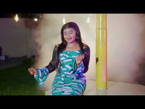 Femme de Valeur - Gracie Aza feat Chancelier Desi Mbwese [ Clip Video]