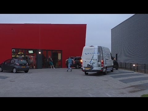 Opkomst & uitruk brandweer De Westereen, TS 02-4332 met spoed naar verkeersongeval Twijzelerheide