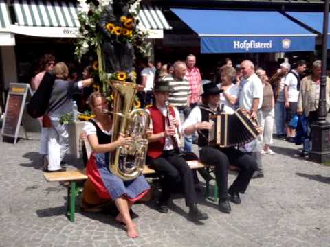Traditional Bavarian Music, in Viktualienmarkt Munich