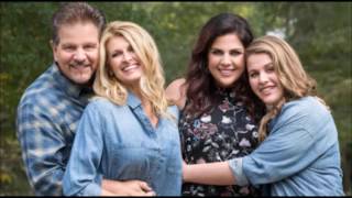 Hillary Scott & the Scott Family   Ain't No Grave